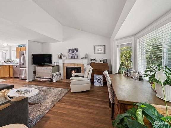2nd image of 5823 5825 186th Avenue Ct E