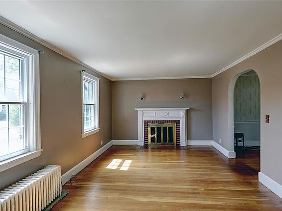 4th image of 70 Hood Ave