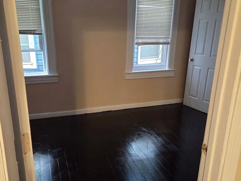 33 Springdale Ave — Photo 32