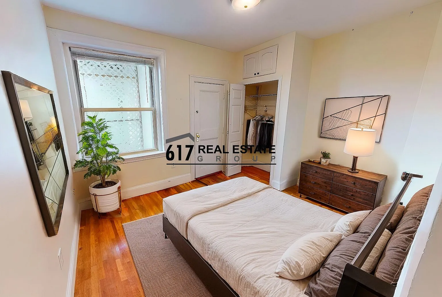 4 bed, 1500 sqft, $6,300 — Photo 4