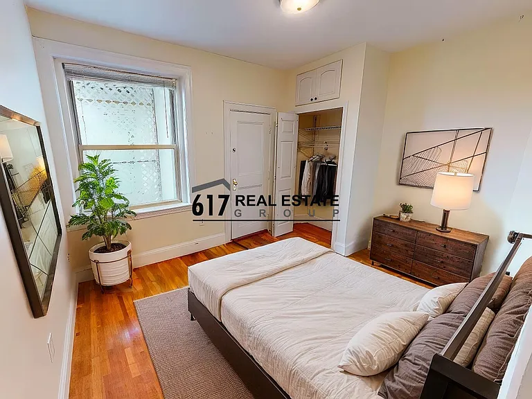73 Thatcher St #202 — Photo 4