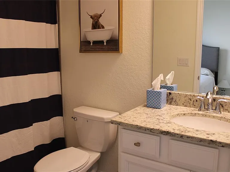 6647 Clairborne Ln — Photo 21