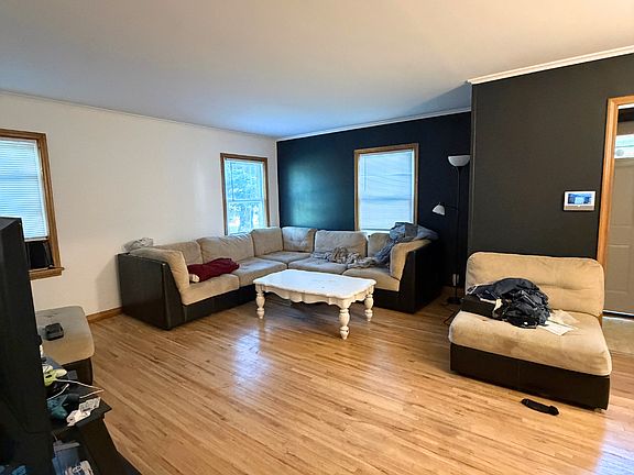 4th image of 314 7th St NE
