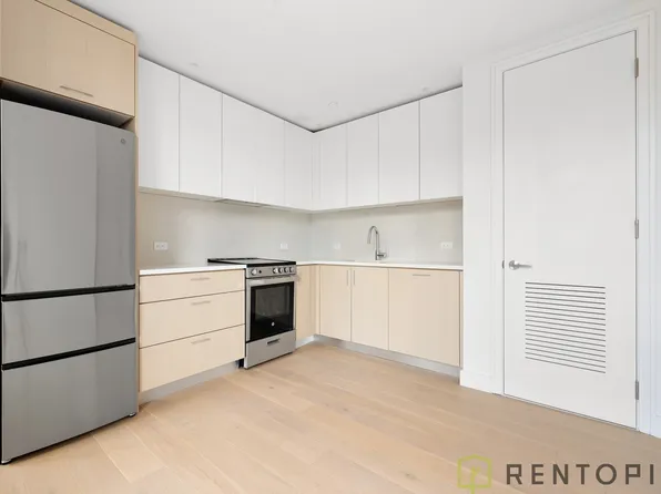 554 West 46th Street image 4 of 25