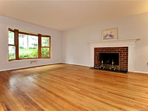 3rd image of 103 Idlewood Dr