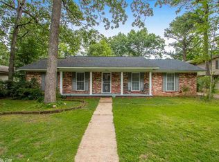 6 Barberry Ln, Little Rock, AR 72227