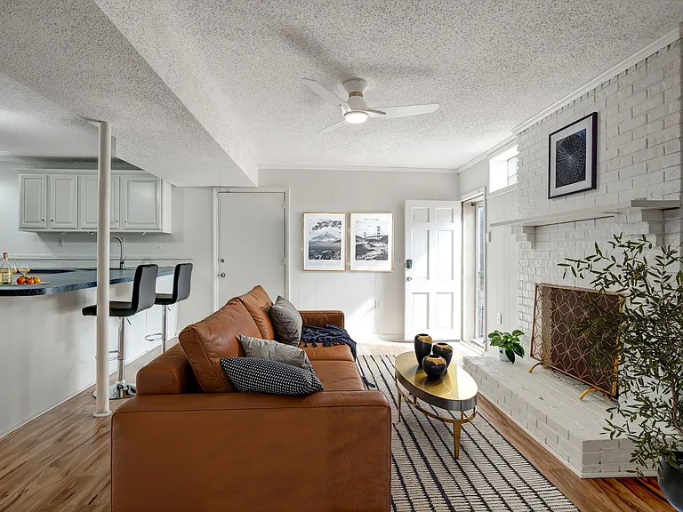Nesbitt Ln — Photo 10