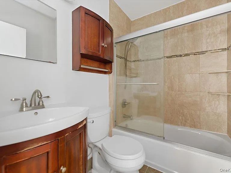 475 W Broadway #B2 — Photo 9