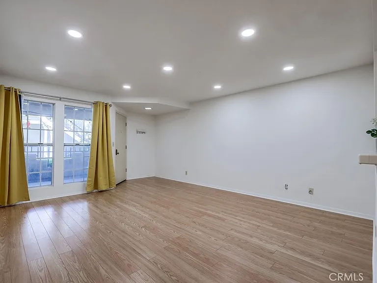 27196 Ryan Dr — Photo 6