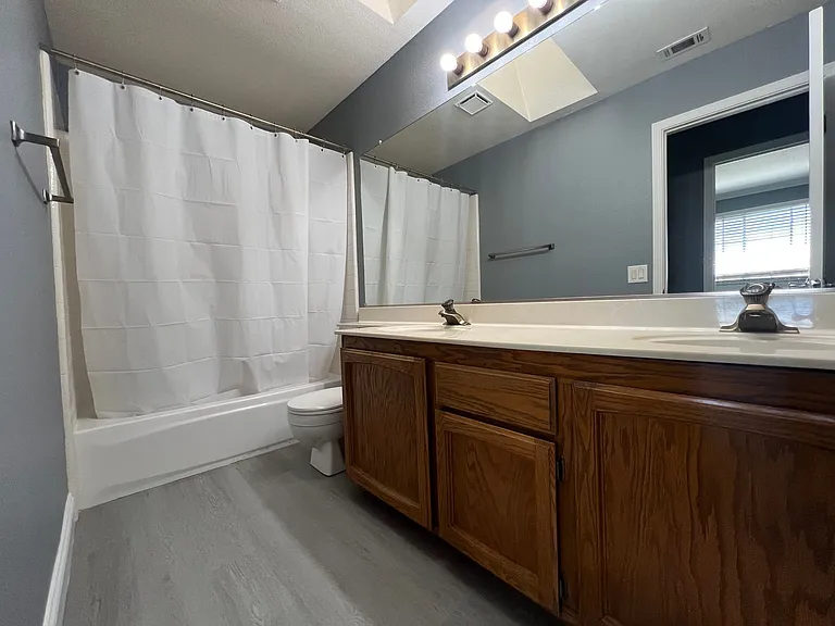 128 Ferrera Dr — Photo 2