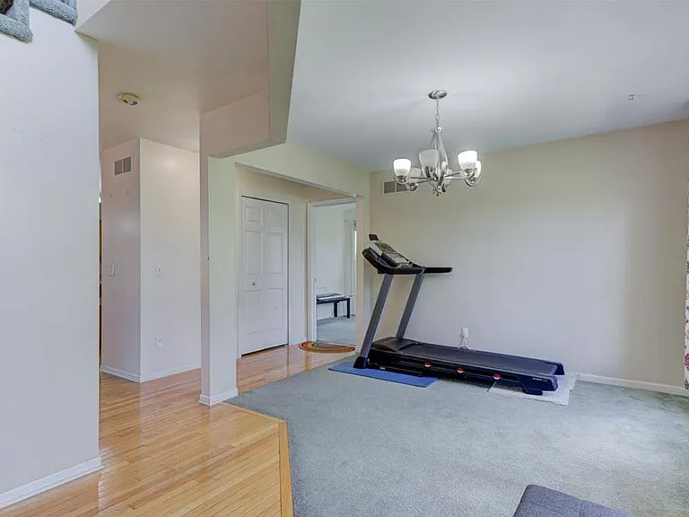44741 Cherry Hill Rd — Photo 9
