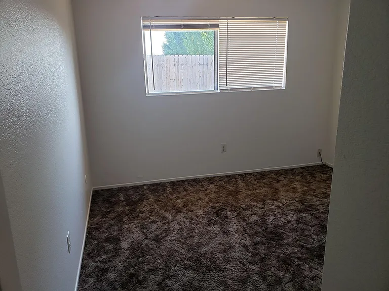 3245 Sanbury Cir — Photo 16
