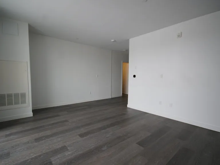 388 King St E #501 — Photo 12