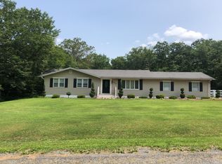 296 Rustic Ct, Stroudsburg, PA 18360