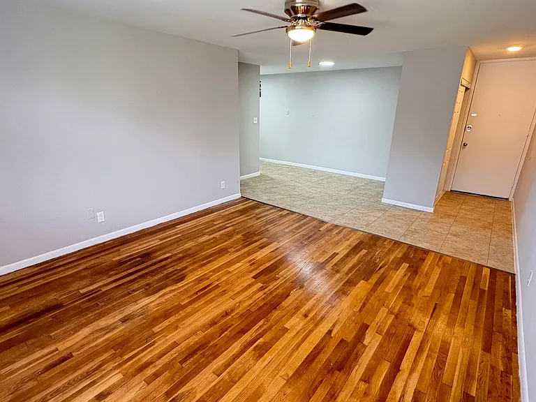 Marquette Apartments — Photo 10