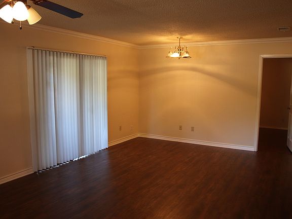 2nd image of 2107 Magnolia Dr
