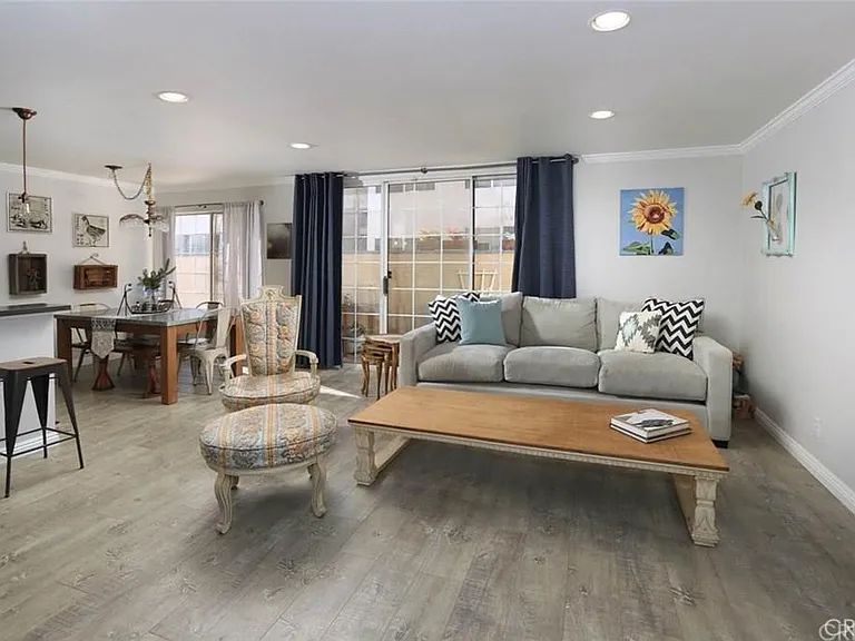 18640 Collins St #116 — Photo 3