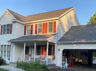 9 Victorian Dr, Poestenkill, NY 12140