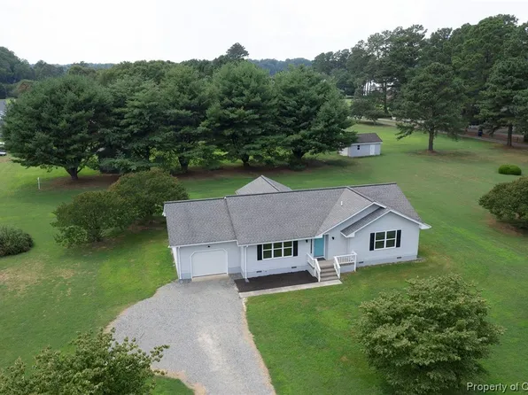 47 Family Ln, Mathews, VA 23109