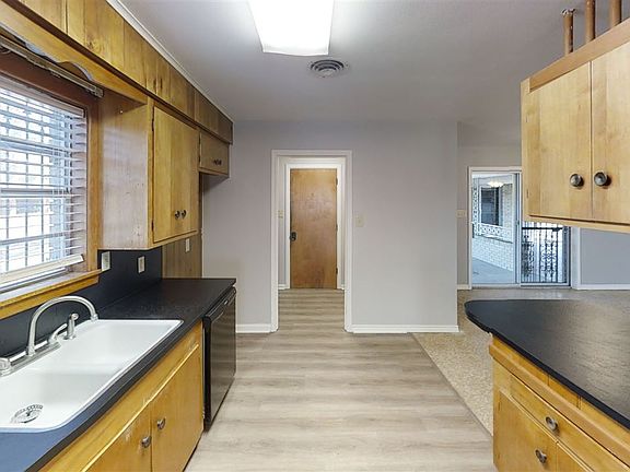 5th image of 1206 W 40th St