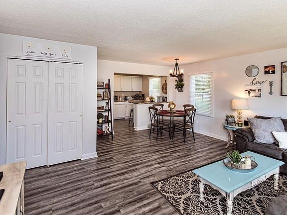 3rd image of 106 Pheasant Dr