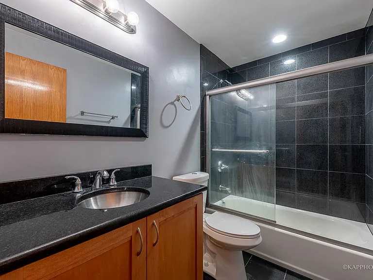 741 S Claremont Ave #G — Photo 15