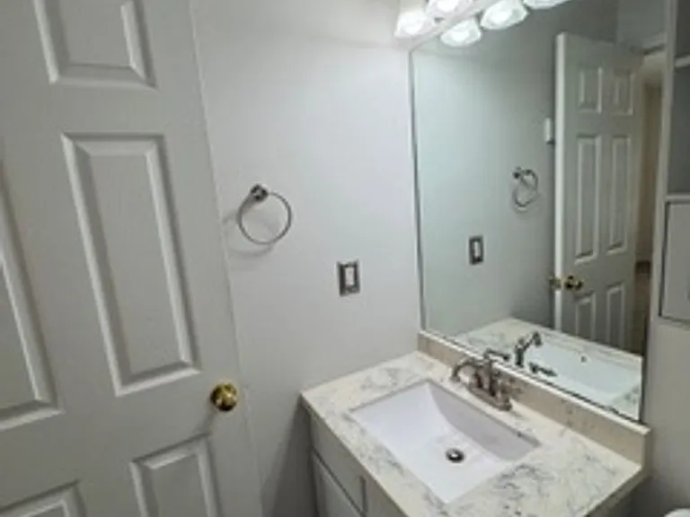 612 Graythorn Ln — Photo 8