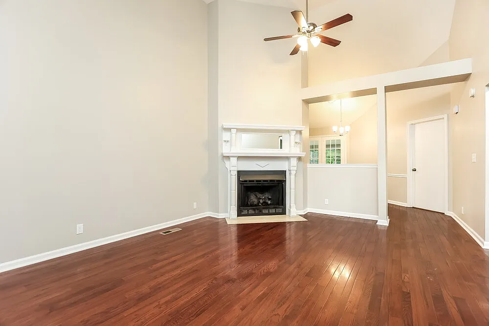 3 bed, 2.0 bath, 1516 sqft, $2,350 — Photo 4