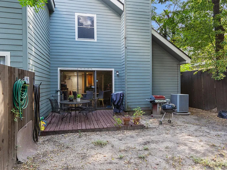 2414 Jones Rd — Photo 25