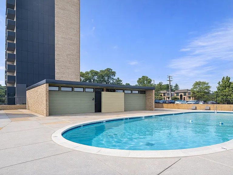 Ruxton Towers Apartments — Photo 29