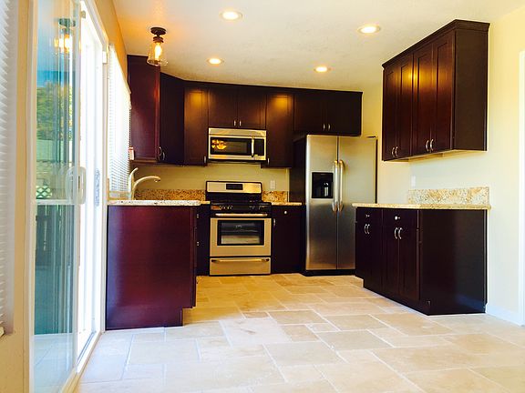 3rd image of 262 Lausanne Dr
