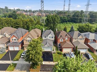 1143 Windgrove Sq, Pickering, ON L1X2S5