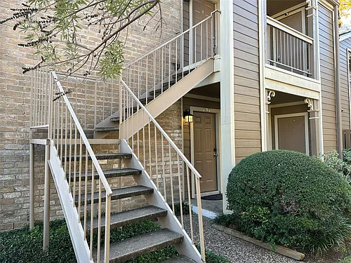 1880 White Oak Dr #103 Photo 1