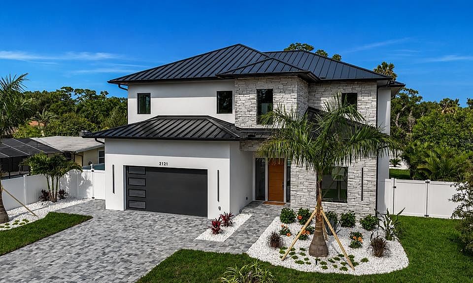 1st image of 2121 CLEMATIS COURT