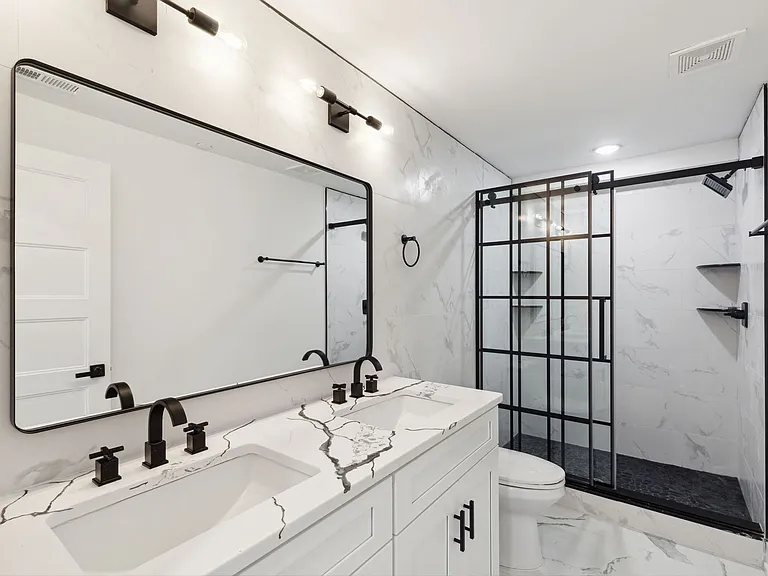 2550 Hope St — Photo 25