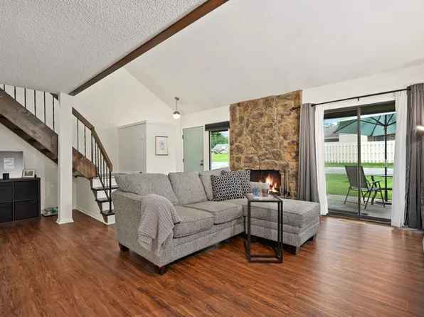 2200 Tamarin Trl, Golden Valley, MN 55427