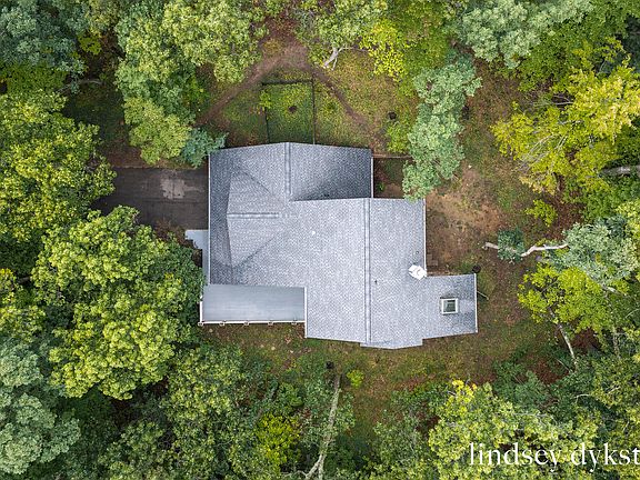 2nd image of 6803 Blue Ridge Dr NE
