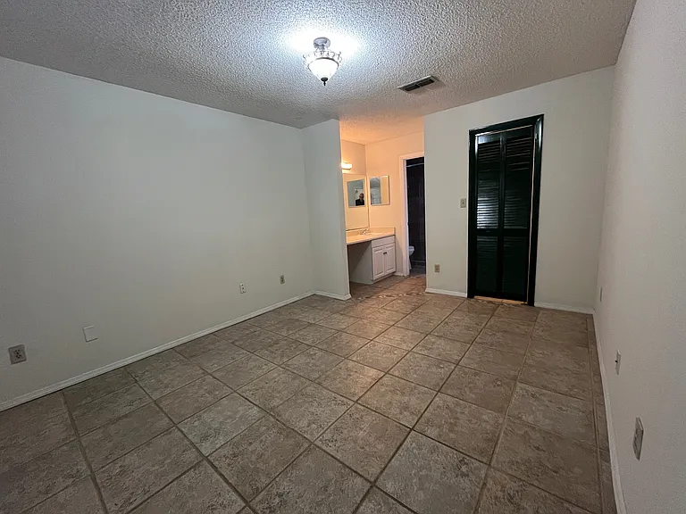 3222 Hammersmith Rd — Photo 15