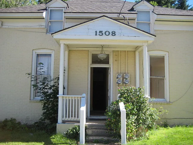 N Ave Apts — Photo 2