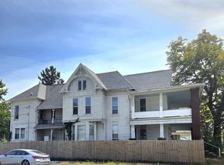 902 S Limestone St, Springfield, OH 45505