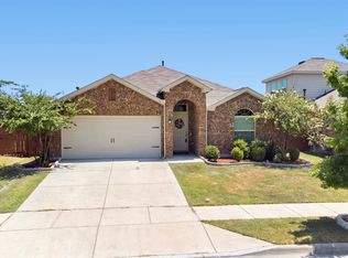 3910 Pioneer Dr, Heartland, TX 75126