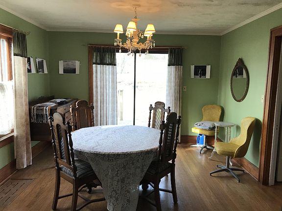5th image of 263 East Ave N