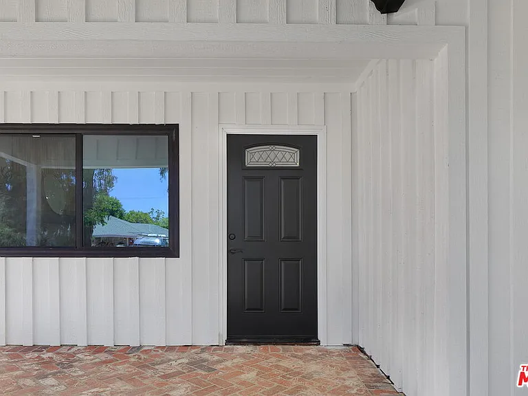 22054 Avenue San Luis — Photo 3