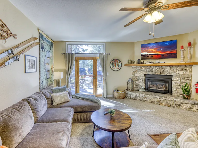 949 Harold Dr #22 — Photo 3