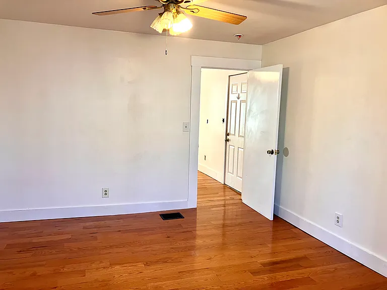 792 Summer St #4 — Photo 9