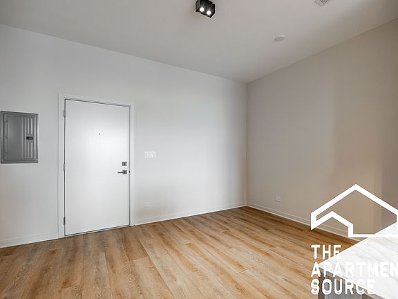 5th image of 6340 W Belmont Ave #202