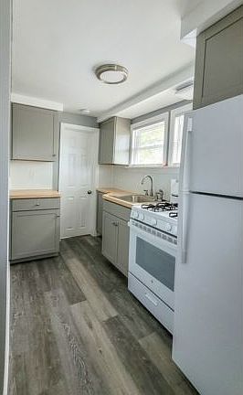 4th image of 32 Carman St Unit 4