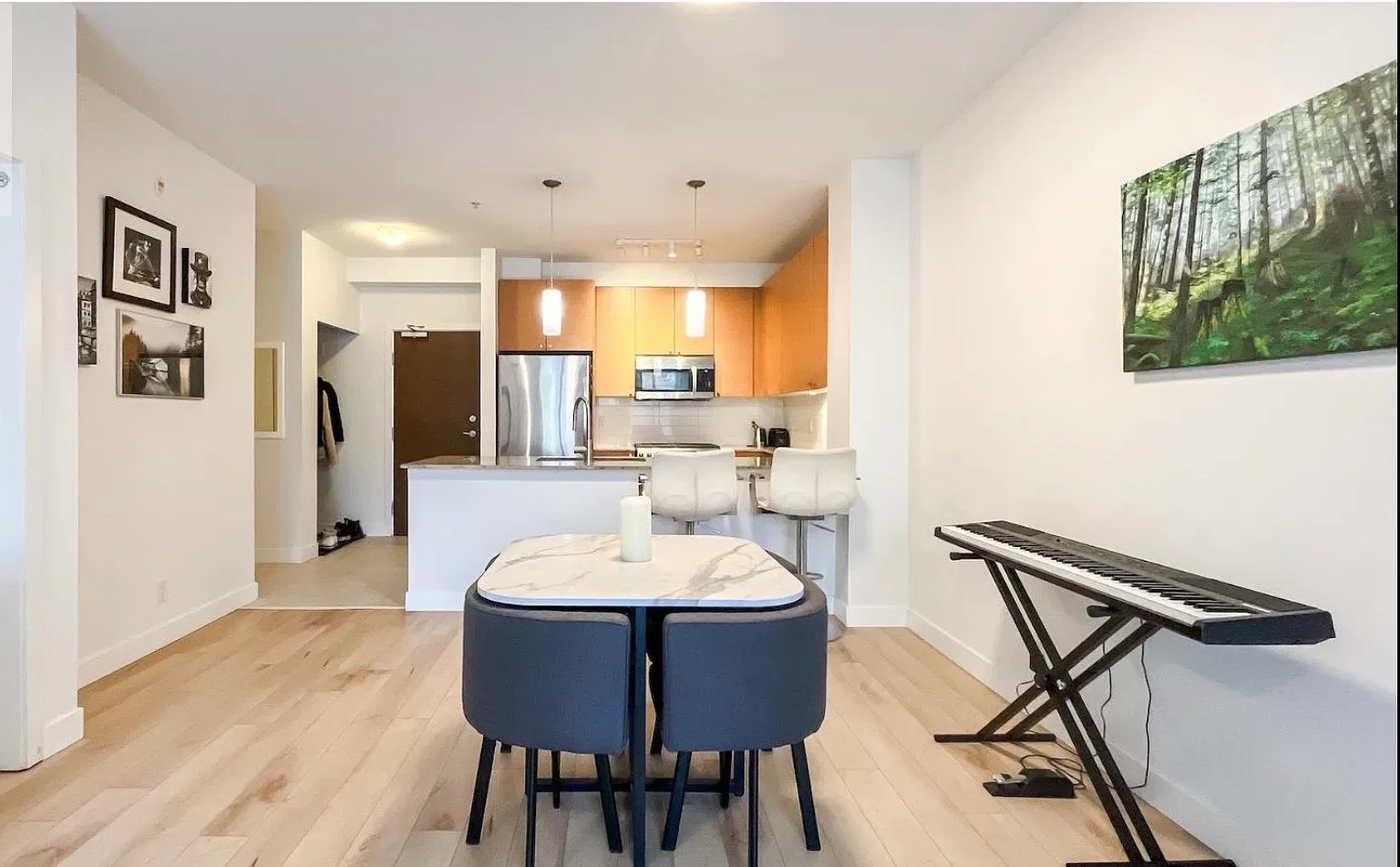 1 bed, 736 sqft, $2,200 — Photo 2