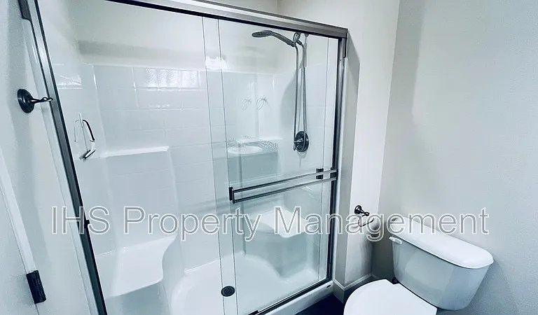 9801 Silverbright Dr — Photo 33