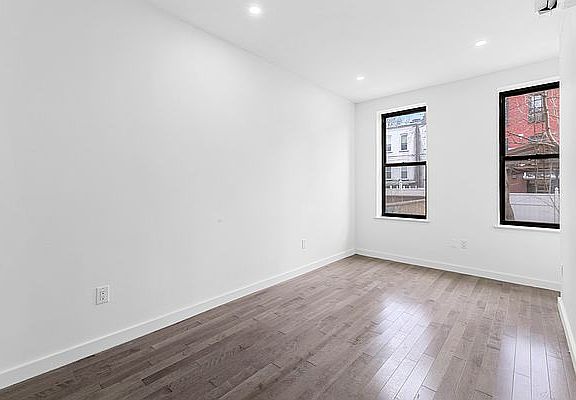 5th image of 364 Menahan St APT 1